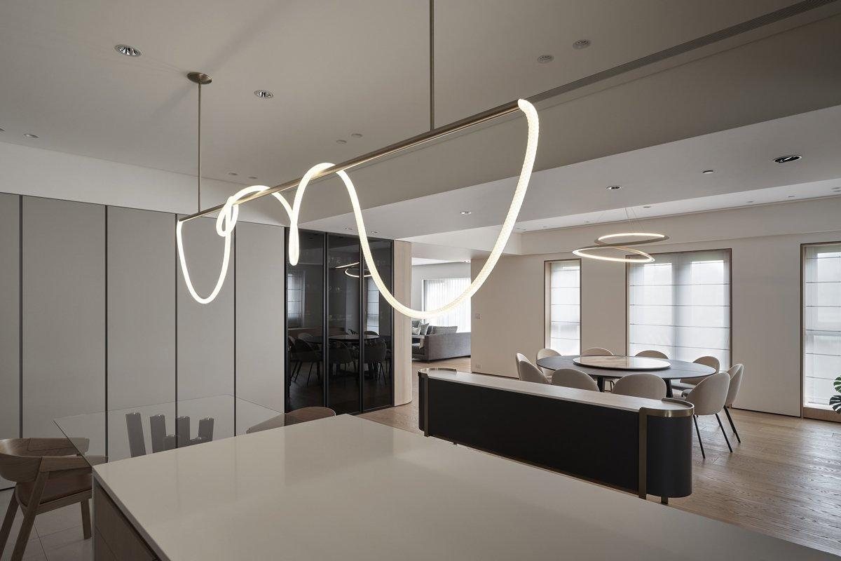 Kitchen & dining suite